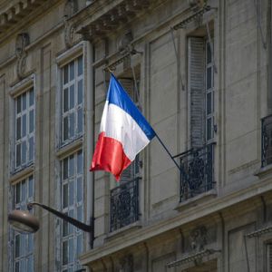 Франция объявила о закрытии посольства в Сирии