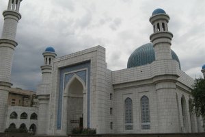 В Кыргызстане открывают самую большую мечеть