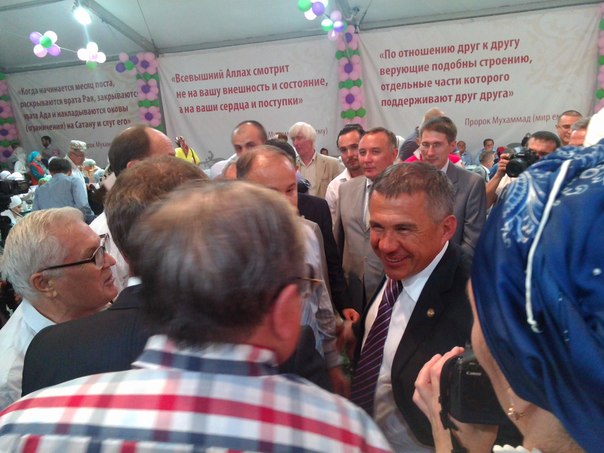 Рустам Минниханов посетил «Шатер Рамадана» в Москве