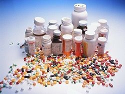 Половина лекарств из аптек полностью бесполезна