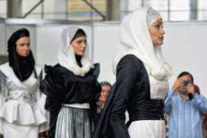 Показ мусульманской моды