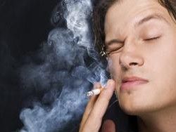 Ученые: курение вызывает «разложение» мозга