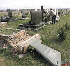 В Крыму совершен очередной акт вандализма на мусульманском кладбище