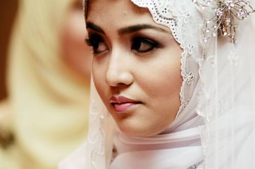 В Аравии невеста потребовала жениться сразу и на ее подругах