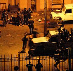 В Тунисе идут столкновения народа с полицией