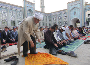 Таджикистан пытается предотвратить терроризм с помощью мечетей
