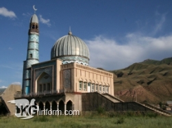 В городе Ош обновляют мечети за счет спонсоров