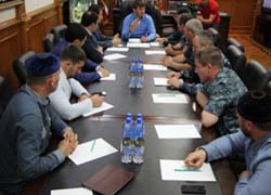 Ислам Кадыров призвал активизировать антиэкстремисткую деятельность
