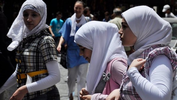 Врио президента Дагестана считает допустимой ношение религиозной одежды в школе