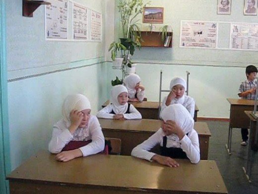 Министр образования Татарстана не против ношения школьницами мусульманских платков