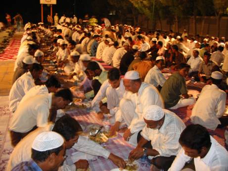 Немусульман в Дубае приглашают приобщиться к духу Рамадана