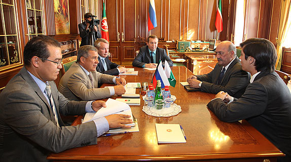 Президент Татарстана встретился с послом Пакистана в РФ