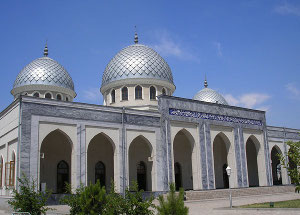 В Узбекистане до конца 2013 года возведут 27 новых мечетей