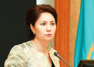 Советник Назарбаева выступила против новых религиозных традиций