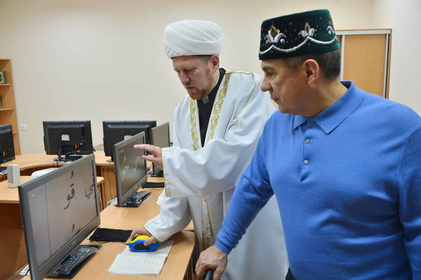 Президент Татарстана посетил мечеть «Ярдэм» (+фоторепортаж)