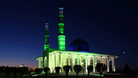 В Уральске на центральной мечети установлены электронные табло