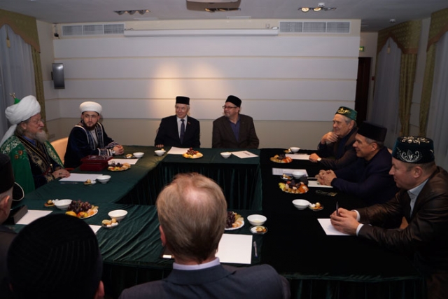 Президент Татарстана поговорил с религиозными деятелями России