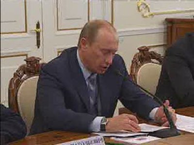 Путин выбрал 40 человек в новую Общественную палату