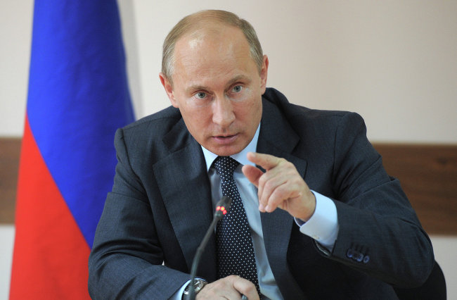 В.Путин поручил правительству проработать вопрос об оказании гуманитарной помощи Крыму