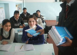 Таджикистан просит Россию прислать 400 учителей русского языка