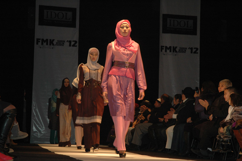 Хиджаб был представлен на неделе моды в Токио