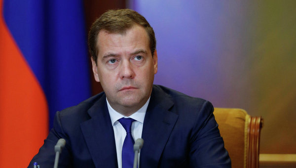 Медведев выступит на заседании съезда депутатов РФ