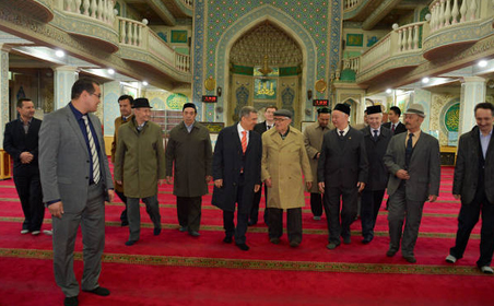 Президент Татарстана встретился с татарами Урумчи
