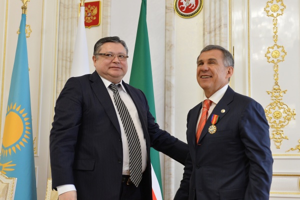 Президента Татарстана наградили Орденом «Достык»