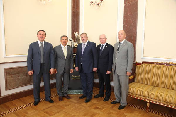 Президент Татарстана встретился с делегацией Меджлиса крымскотатарского народа