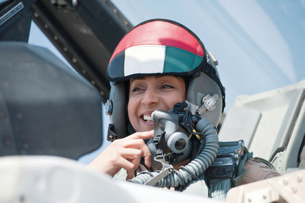 В ВВС ОАЭ появилась первая женщина-пилот