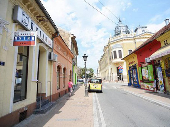 “Люди его любят”: В Сербии открывается кафе "Путин"