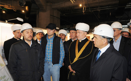 Рустам Минниханов ознакомился с ходом строительства Московской соборной мечети