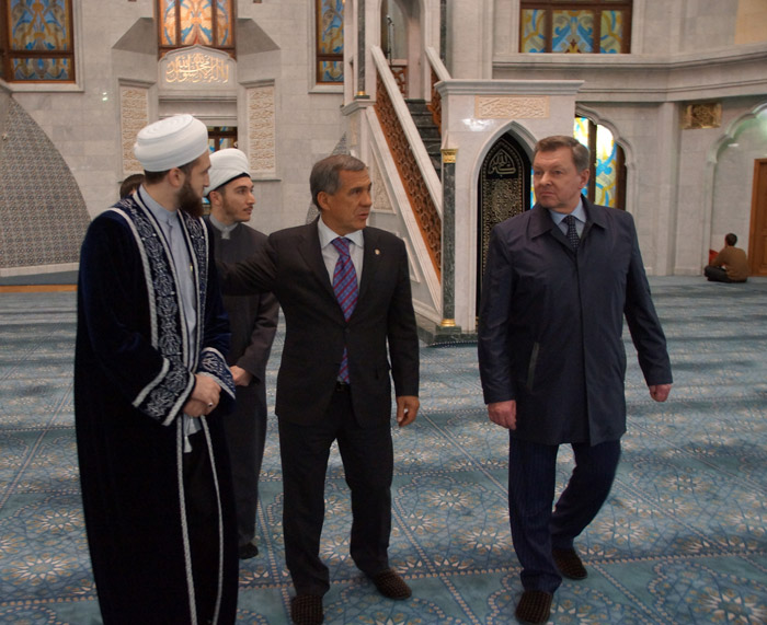 Муфтий Татарстана ознакомил делегацию Республики Крым с мечетью Кул Шариф