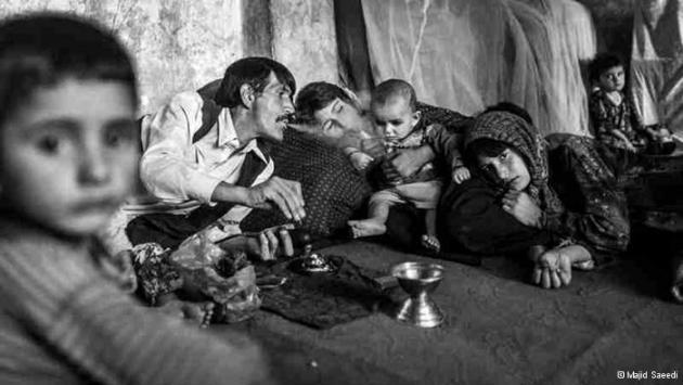 Дым опиума на афганском младенце