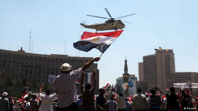 Народ празднует свержение Мурси