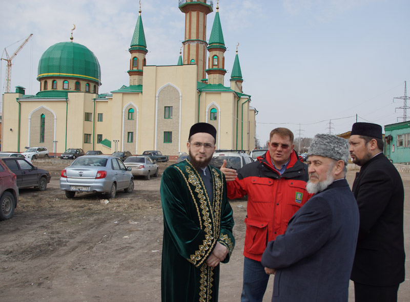 Муфтий РТ и глава Зеленодольского района проинспектировали ход строительства соборной мечети