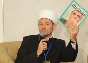 Единственный в мире мусульманский богословский журнал на четырех языках презентован в России