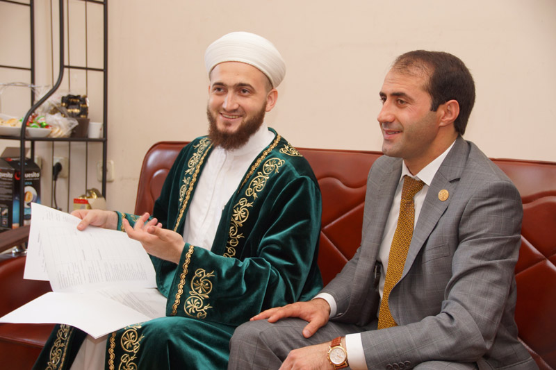 Помощник главы Дагестана Магомед Магомедов посетил муфтият Татарстана
