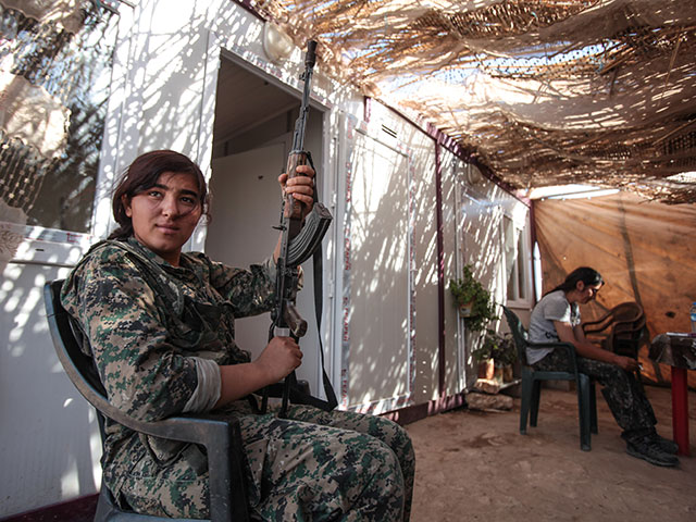 США запретили арабским союзникам вооружать курдов
