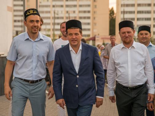 Мэр Казани принял участие в ифтаре в мечети «Ярдэм»