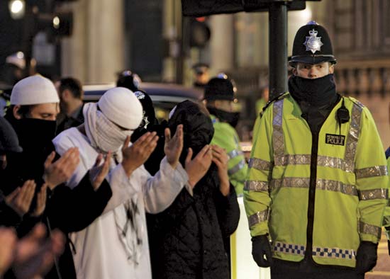 В Британии учат отличать террористов от нормальных людей