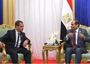 Премьер-министр РФ провел встречу с президентом Египта ас-Сиси