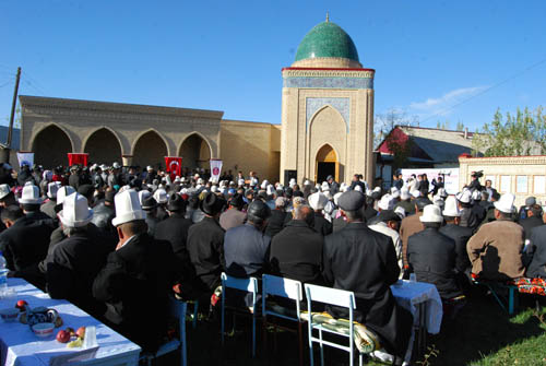 Имамам мечетей в Кыргызстане будут платить зарплату