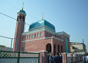 Муфтий Гайнутдин открыл Соборную мечеть в г. Бору Нижегородской области