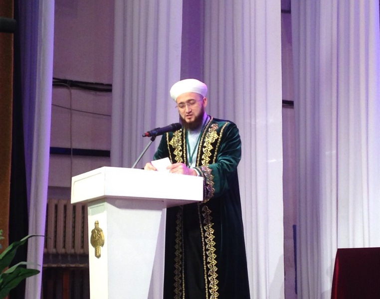 Муфтий Татарстана  выступил на пленарном заседании в Сыктывкаре