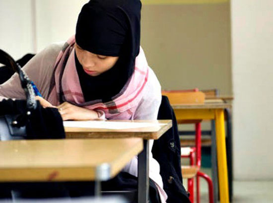 RT: В Британии призывают отменить исламофобскую школьную программу