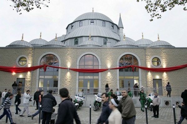 Немецкие евроскептики предложили закрыть мечети