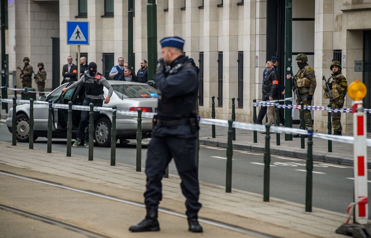 22 террориста, связанные с атаками в Париже и Брюсселе, еще на свободе