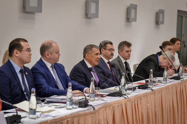 Минниханову предложили создать бизнес-клуб Альянса татар Европы