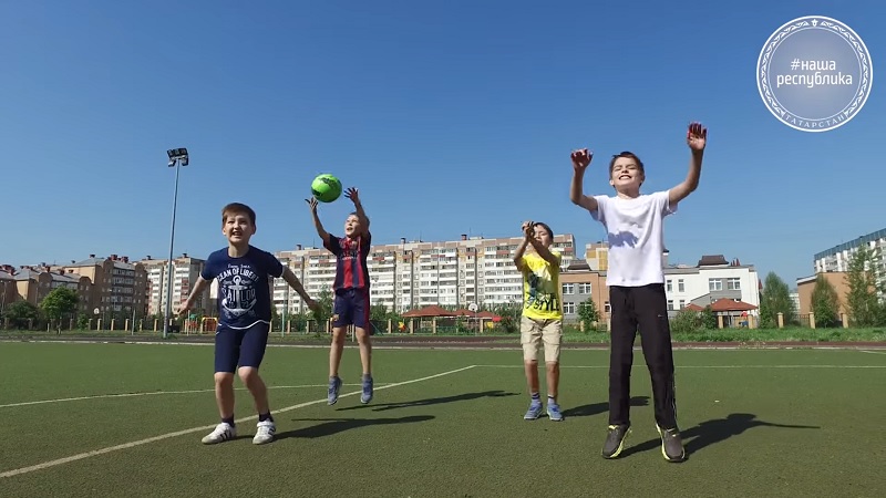 Минниханов ко Дню защиты детей опубликовал видеоролик о детях Татарстана